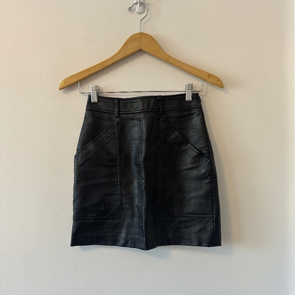 Stradivarius Black Leather Mini Skirt | Size 0 - Picture 1 of 8
